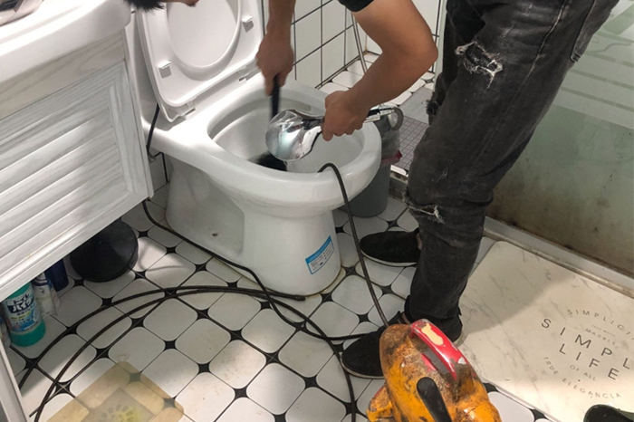 九寨沟疏通下水道